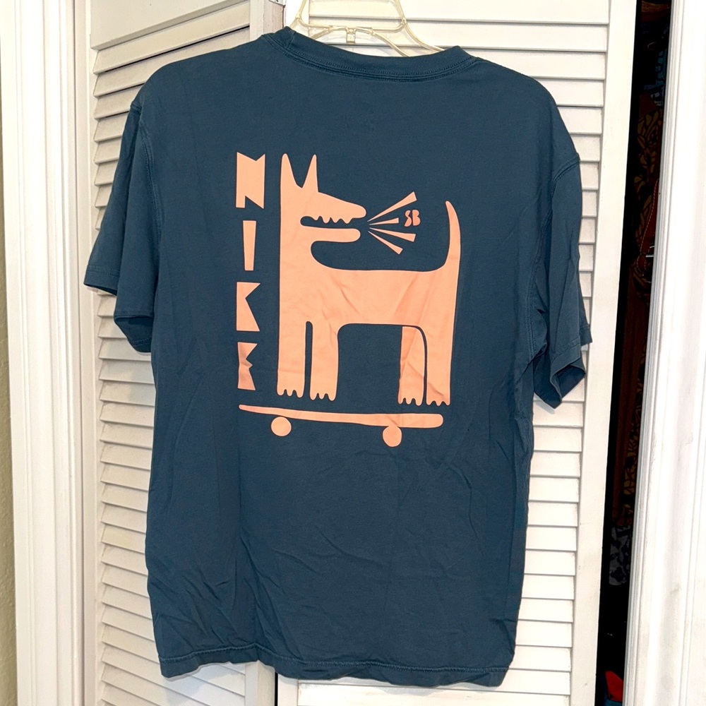 Nike SB The Nike Tee Loose Fit T-Shirt - S